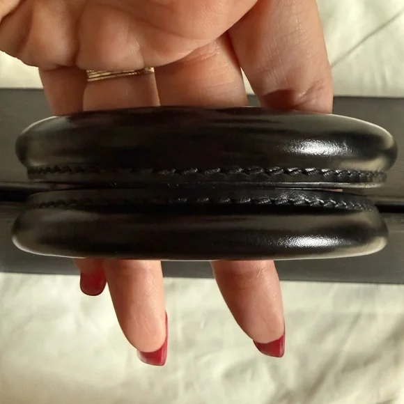 louis vuitton epi sac triangle. - Picture 4 of 13